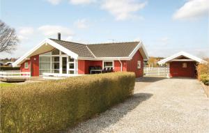 Three-Bedroom Holiday Home In Hejls