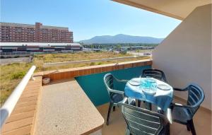 Beautiful Apartment In Oropesa Del Mar