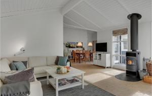 Cozy Home In Hornbæk With Kitchen