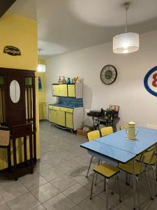 Maisons de vacances La Maison Vintage a Montreuil sur mer 3 Chambres - Jardin - 6 personnes - Wifi : photos des chambres