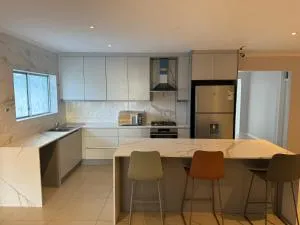 Canary Guest house - Table View