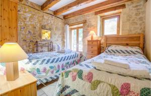 Maisons de vacances Nice Home In Grolejac : photos des chambres