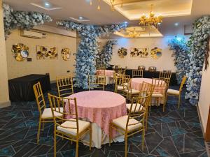 The Sandalwood Hotel I Sec-38 I Near Medanta Medicity Gurgaon