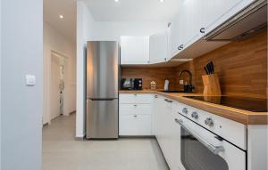 3 Bedroom Gorgeous Apartment In Vrsi