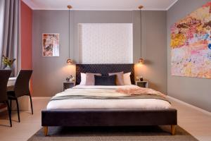 Piata Romana Modern Studio