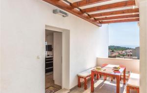 Stunning Apartment In Makarska With Wifi 