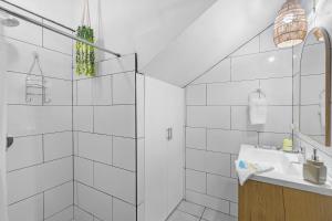 Casa Verde 2b2b Completely Renovated Ground Unit