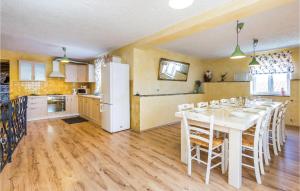 Lovely Home In Moscenicka Draga