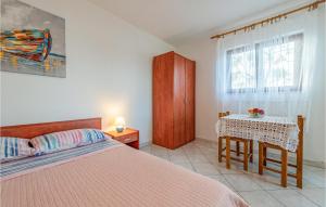 Cozy Apartment In Kustici With Wifi 