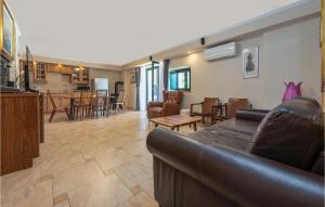 Lovely Home In Vir With Wifi