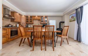 Lovely Home In Vir With Wifi