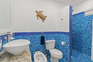 Sunshine Escape with a Rooftop Patio