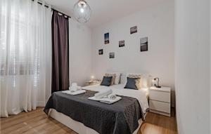 2 Bedroom Nice Apartment In Prigradica