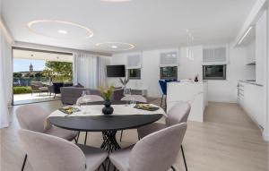 3 Bedroom Beach Front Apartment In Krk