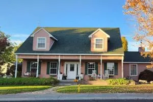 Five Bedroom Colonial Style Home - Moses Lake