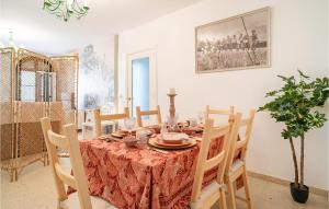 Amazing Apartment In Carmona With Wifi