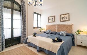 Amazing Apartment In Carmona With Wifi