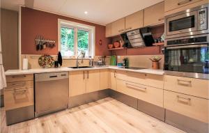 Pet Friendly Home In Hästveda With Wifi