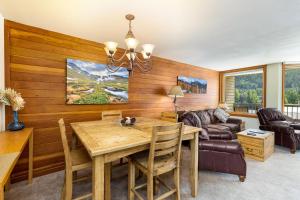 1483 Lakeside condo