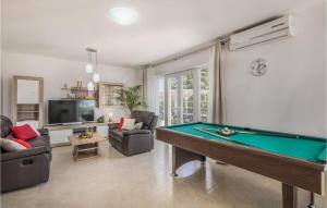Cozy Home In Kras With Kitchen 