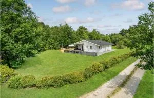 4 Bedroom Stunning Home In Glesborg - Glesborg