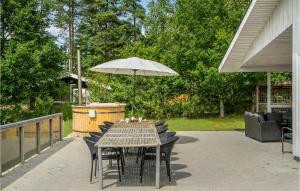 4 Bedroom Stunning Home In Glesborg