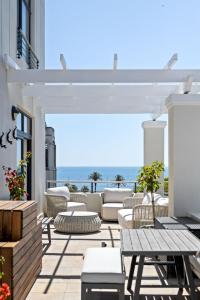 Atlantic Views Luxury 2-Bed with Pool in Sea Point