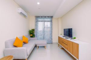 Fully Furnished and Homey 1BR Apartment at Pejaten Park Residence By Travelio