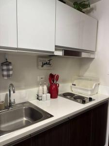 R7 Premier Suites - 1 bedroom in Air Residences