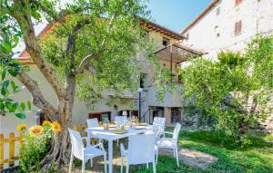 Pet Friendly Apartment In Portaria