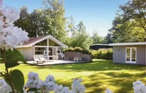 Three-Bedroom Holiday Home In Hornbak - Hornbæk