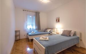 Two-Bedroom Apartment In Ploce