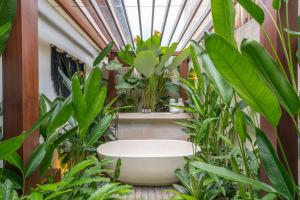 Villa Rosita - Stunning 5BR Villa - Sauna, Gym, Rice Field Views