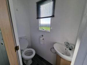 6 BERTH 2 BEDROOM PALM GROVE 60 , GOLDEN PALM Sleeps 6