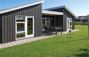 Holiday Home Flovt Havevej Vi