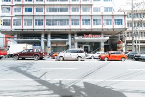 RedDoorz Plus @ E Rodriguez Corner Banawe