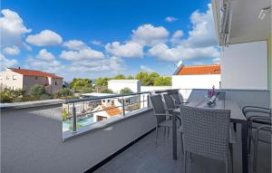Lovely Home In Brodarica With House Sea View 