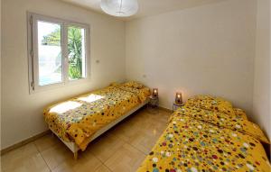 Maisons de vacances Awesome Home In Sainte-Gemme-La-Plaine : photos des chambres