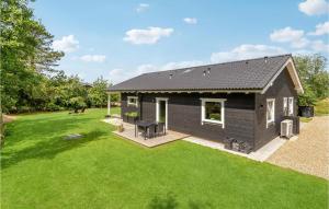 Gorgeous Home In Thyholm With Wifi