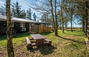 3 Bedroom Cozy Home In Thyholm