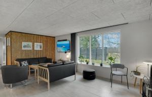 3 Bedroom Cozy Home In Thyholm