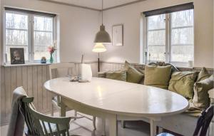 Gorgeous Home In Olofström With Wifi