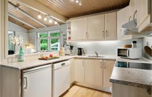 Awesome Home In Glesborg With Wifi