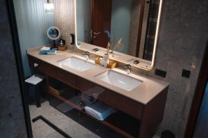 Junior Suite with Lake View room in Hotel Forelle