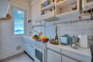 Simply Romantic Sea View - Happy Rentals