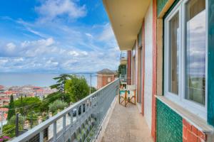 Simply Romantic Sea View - Happy Rentals