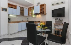 1 Bedroom Beautiful Apartment In Arbanija 