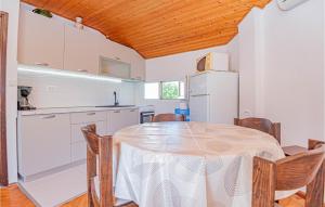Pet Friendly Apartment In Jadrija With Wifi 
