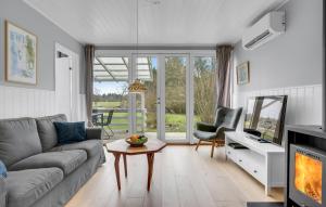 Lake Front Apartment In Liseleje