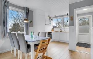 Lake Front Apartment In Liseleje